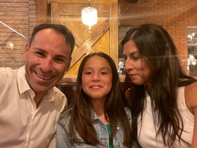 Foto de Victoria Bosc con su familia.